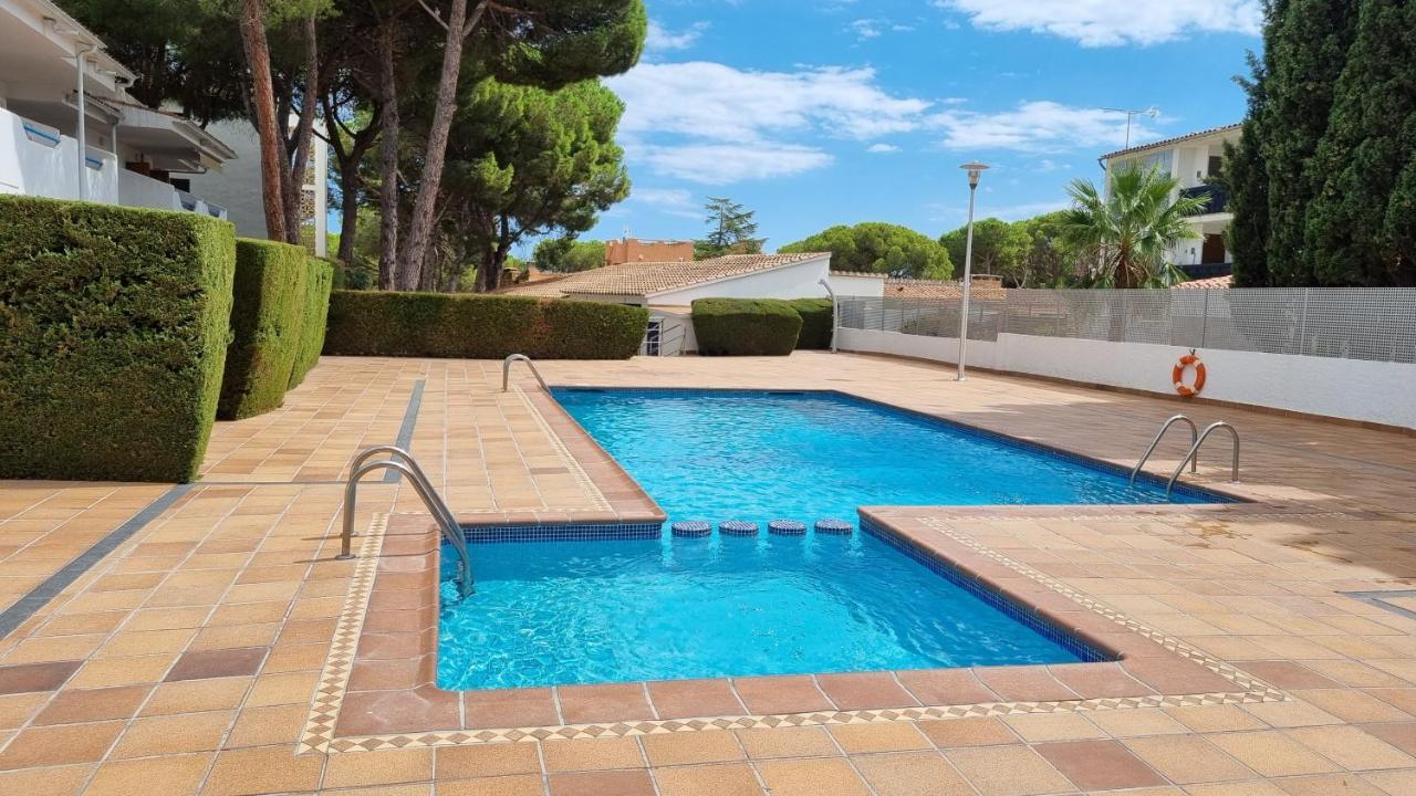 Apartamento Familiar Con Piscina Y Wifi L' Escala Bagian luar foto
